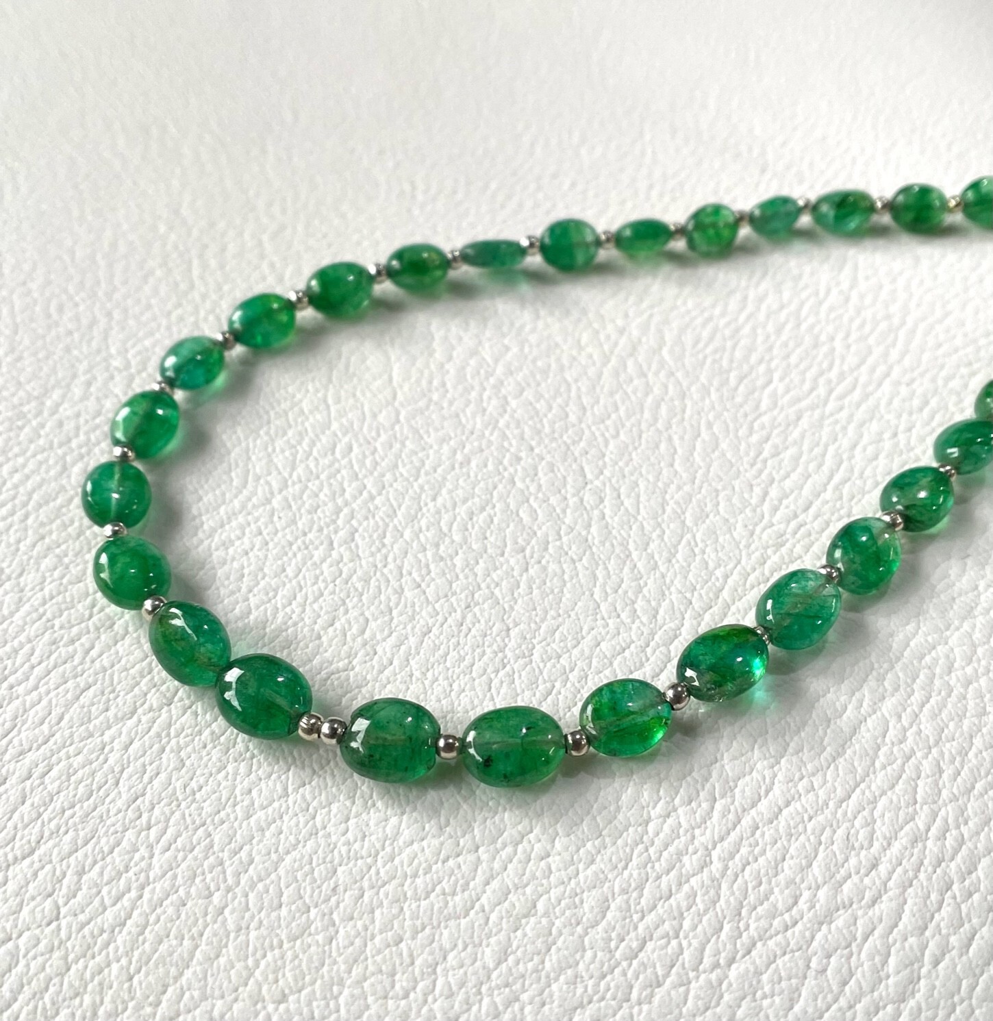 Natural Zambian Emerald Smooth Oval Beads Gemstone Necklace , Beads Gemstone