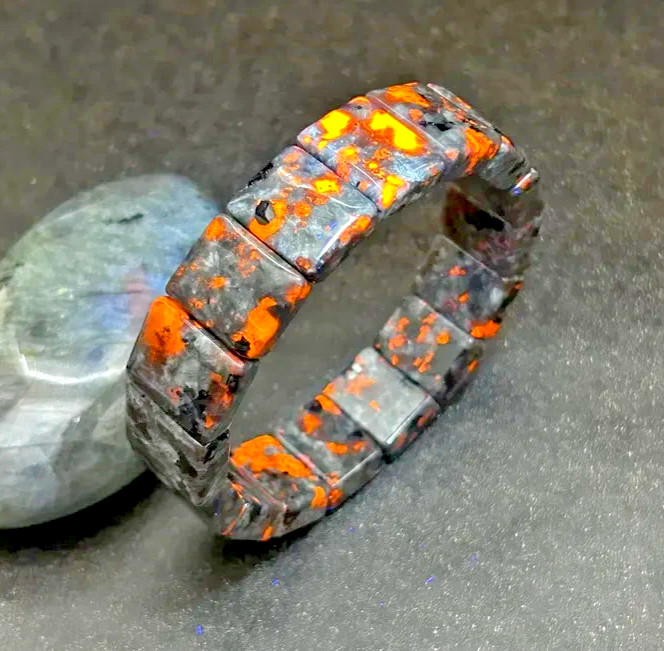 Natural Yooperlite Flame Stone Stretch Bracelet UV Reactive Rock Chakra Bangle