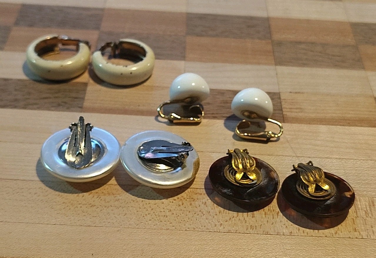 Vintage Clip-on Earrings Lot Of 4 As Shown