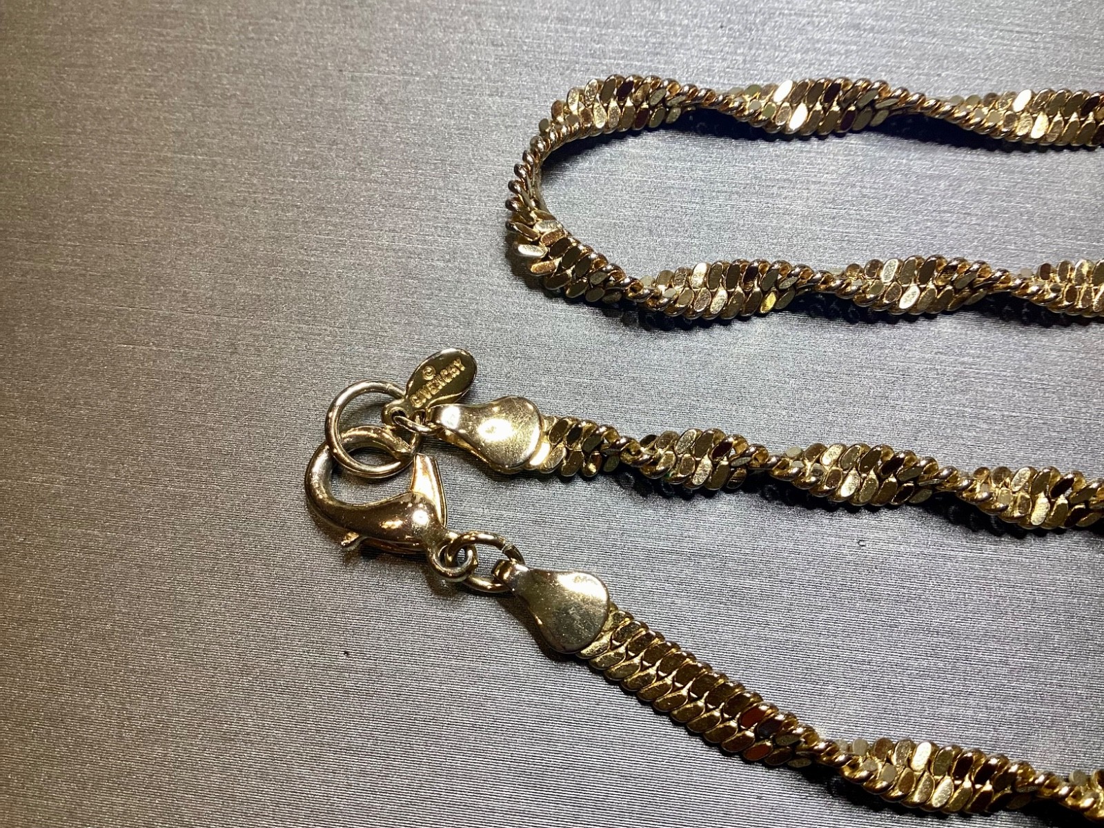 GIVENCHY 24” TWIST HERRINGBONE STYLE GOLD PLATED NECKLACE JEWELRY