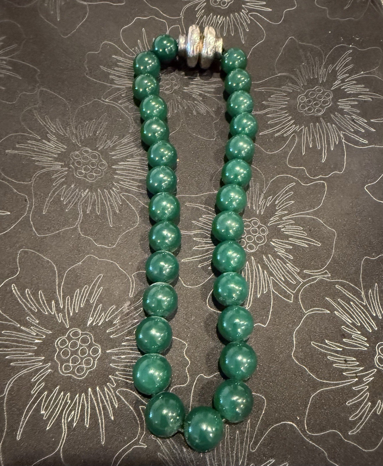 Green Round Agate Stone Beaded Necklace 19in Silver Magnetic Clasp Signed Israel