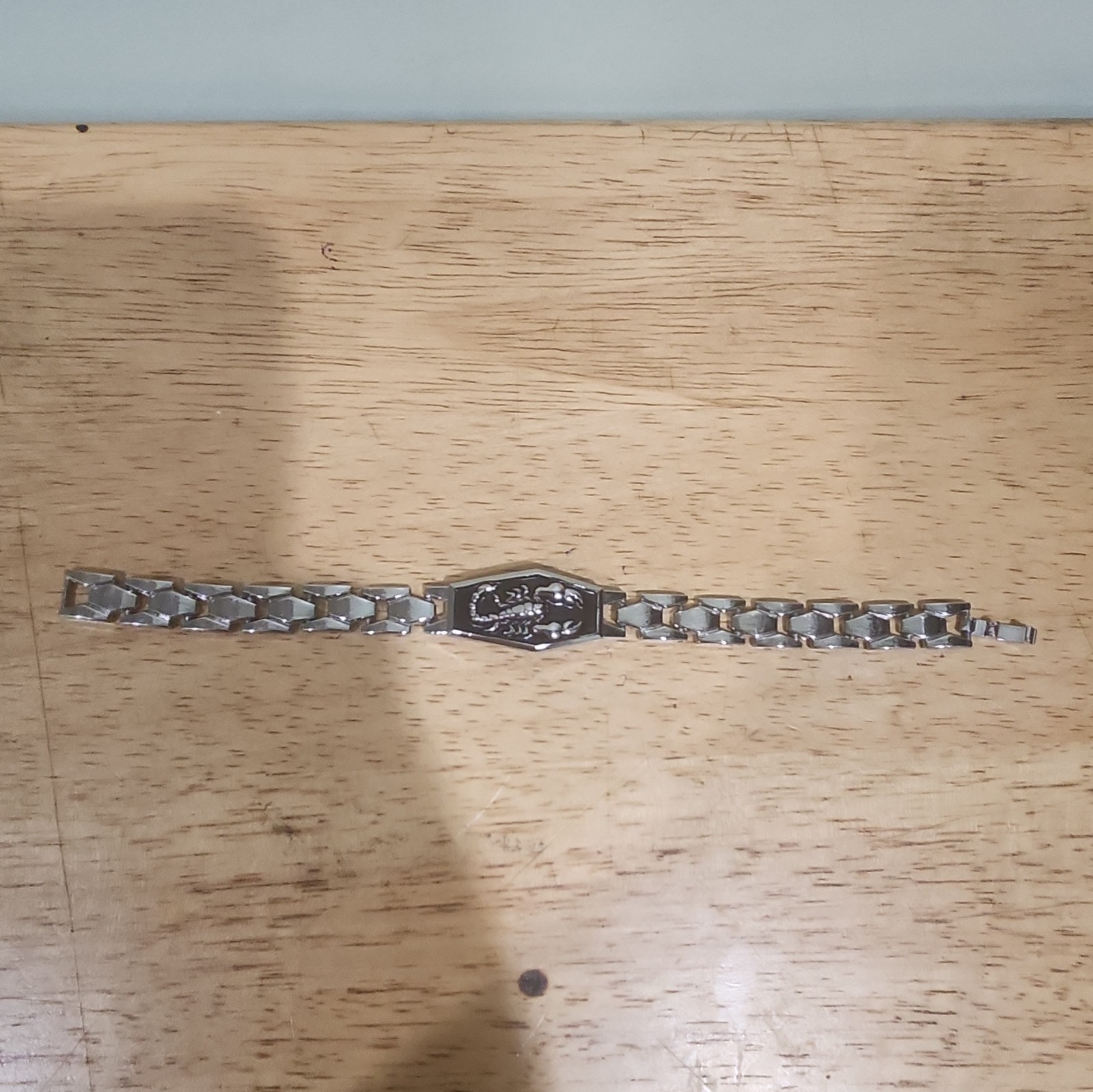 Stainless Steel Silver Tone Link Chain Bracelet Scorpion Center Black Enamel