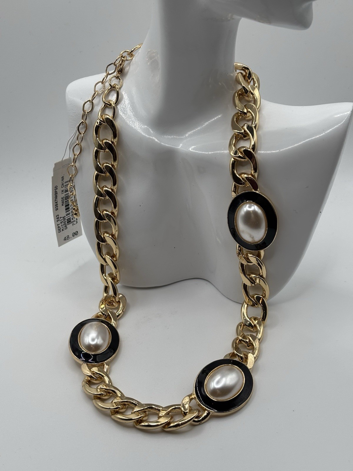 Dillard’s Gold Tone Curb Chain Oval Sim Pearl Necklace 16in Adj Lobster
