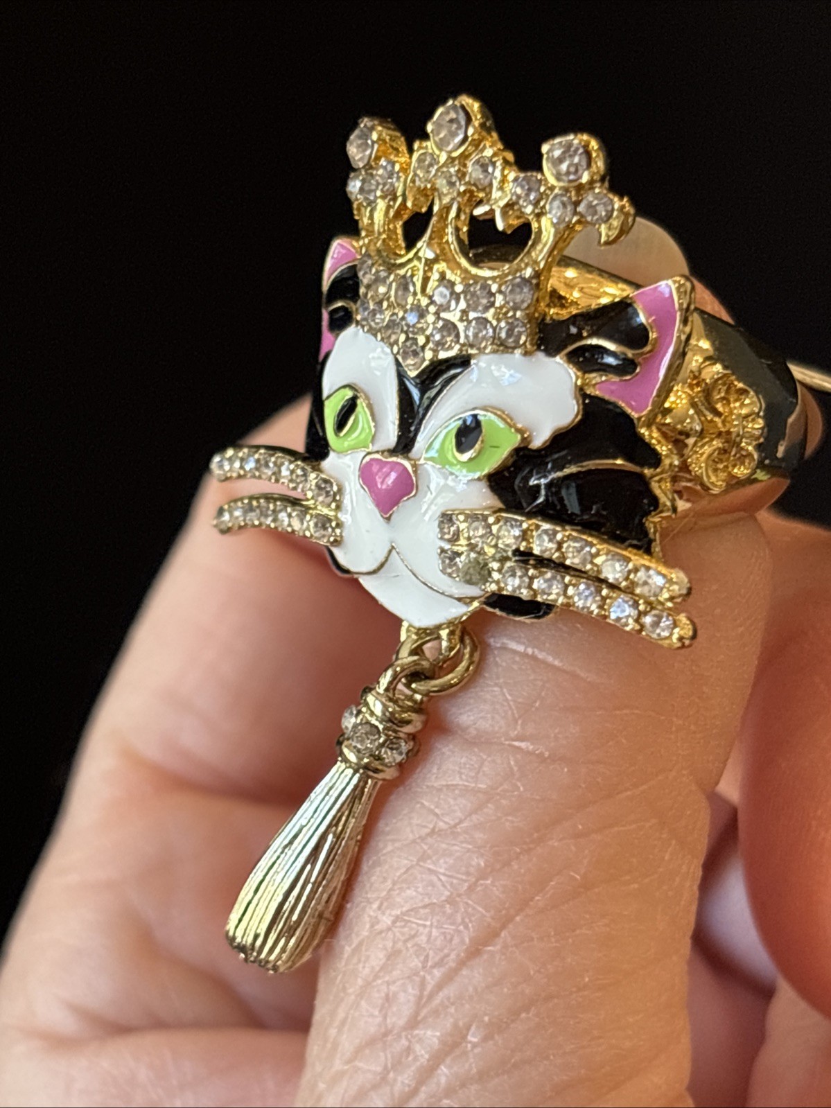 Ritzy Couture Enamel Princess Kitty Rhinestone Crown Ring, Goldtone – Size 8