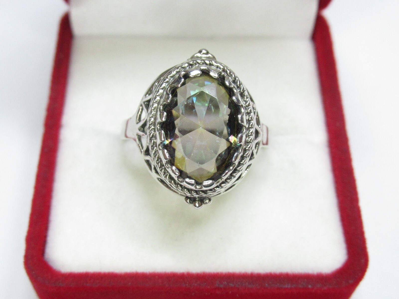 Women’s 925 sterling silver ring, cubic zirconia, 3,87 gr, size 11,25.