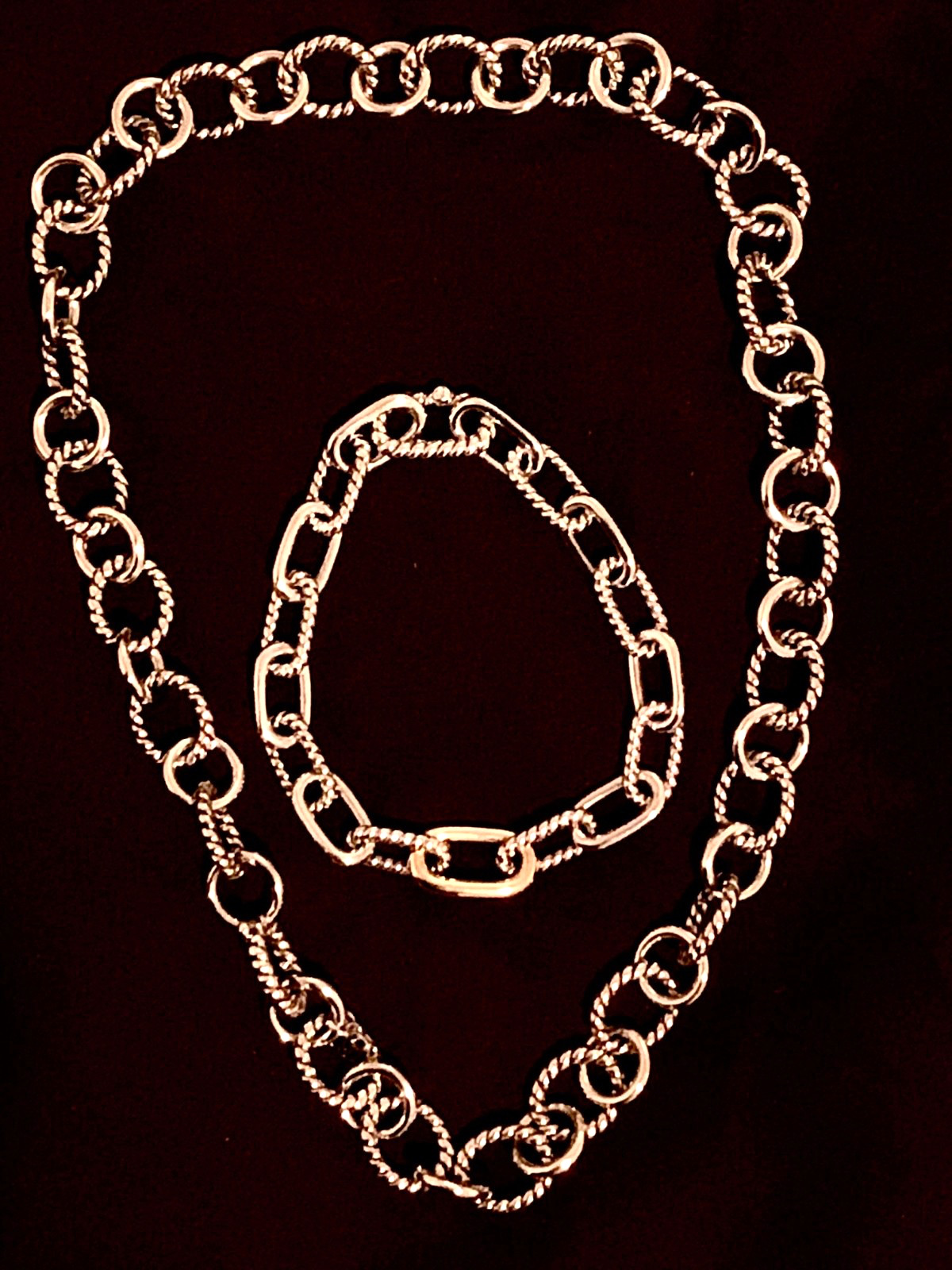 Ladies Silver necklace and bracelet set with twisted prong style