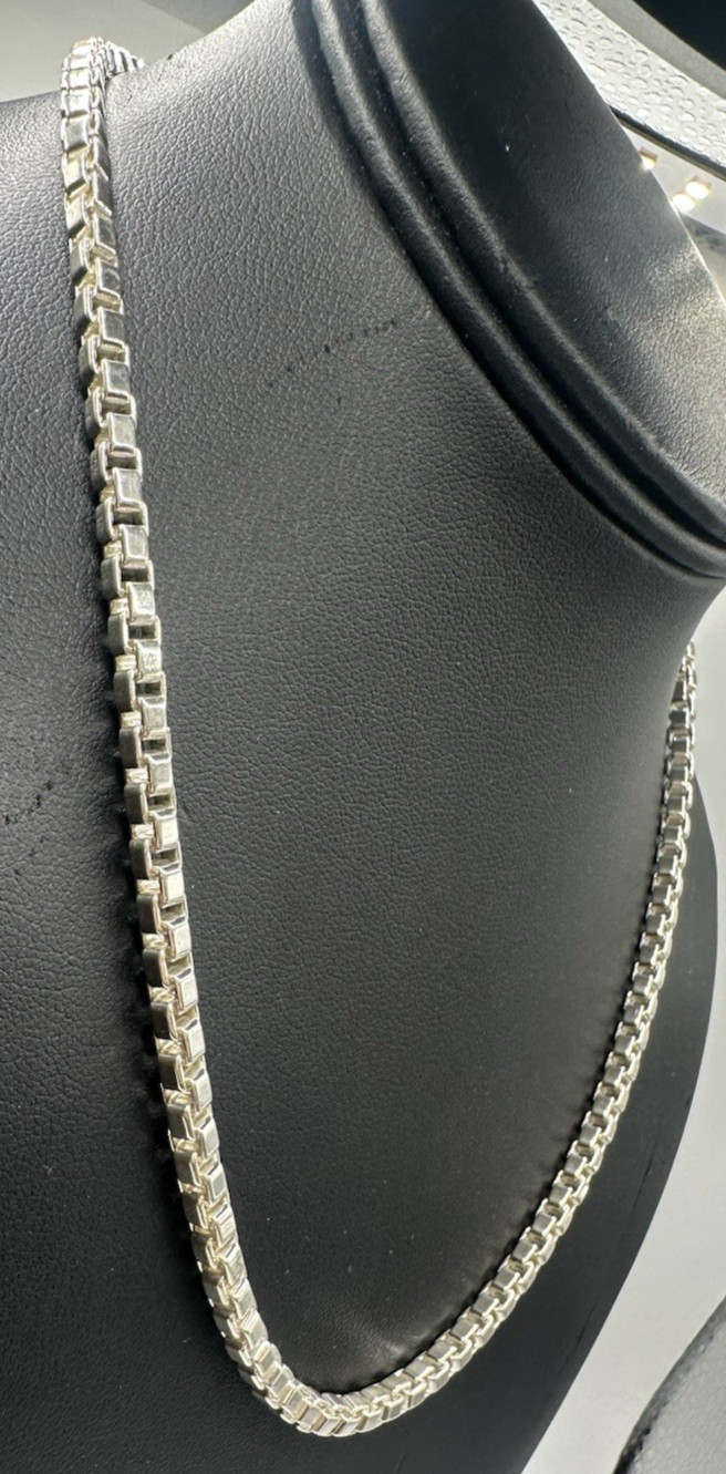 Authentic Tiffany & Co Venetian Box Link Chain 18″ 925 Sterling Silver Preowned