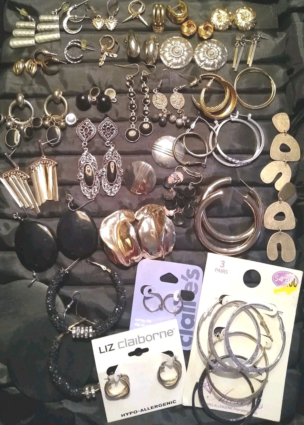 37 Pr. Earring Lot Black Gold Silver Boho Pierced Dangle Hoop Some New (126)