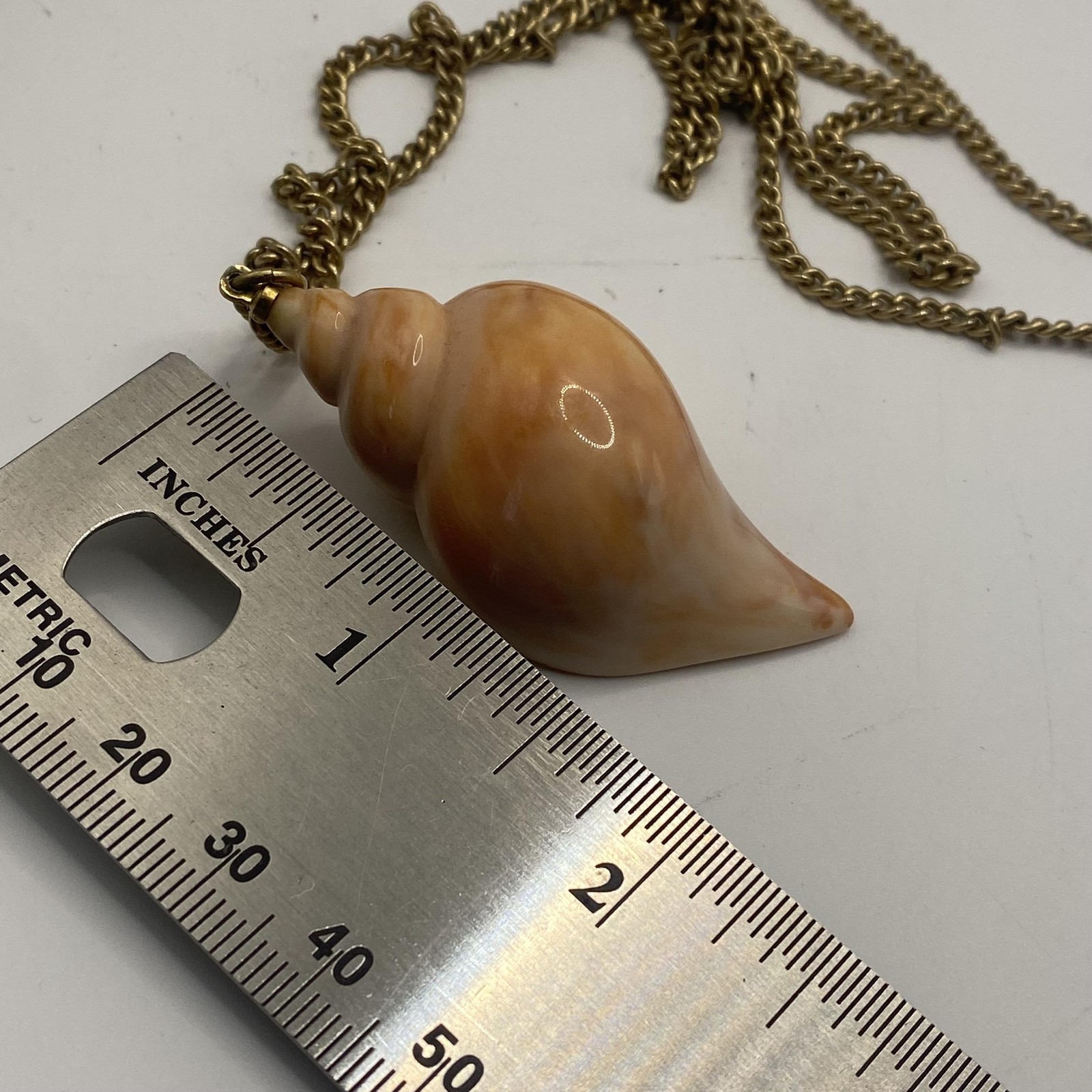 Avon Gold Tone Peach Shell Pendant Necklace 27 In Womens Sea Life Beach Jewelry