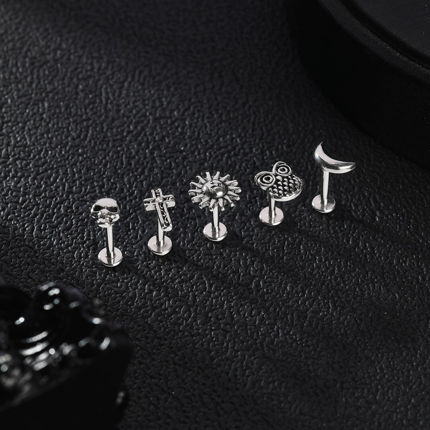 16G Stainless Steel Lip Ring Punk Skull Labret Piercing Helix Piercing Jewelry