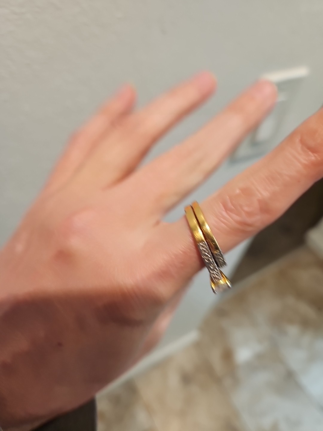 2pc Band & Solitaire Ring sz 8-8.25, No Hallmark gold tone CZ Crystal rhinestone