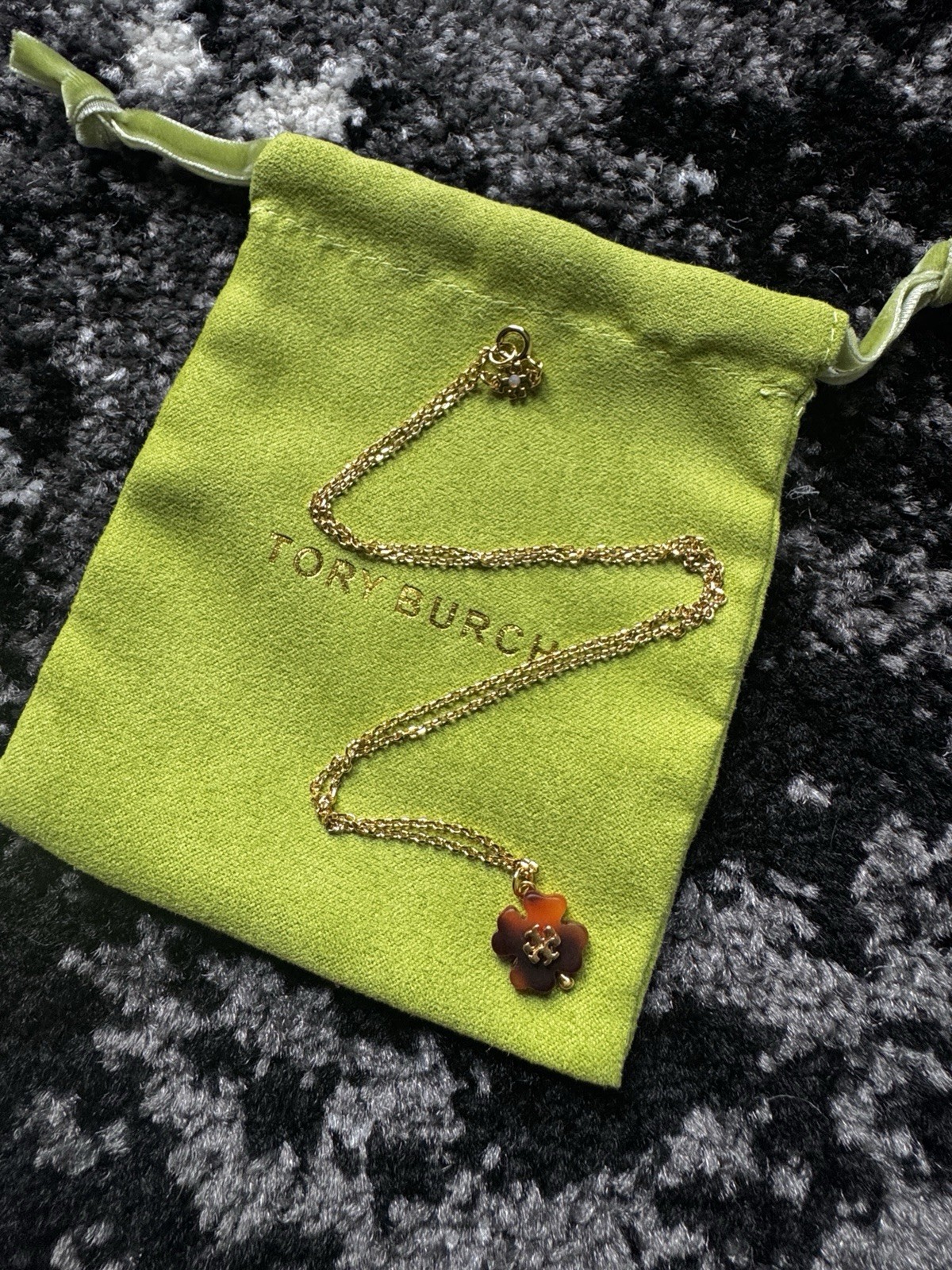 Tory Burch Gold Tone Flower Charm Pendant Cable Chain Necklace Spring Ring