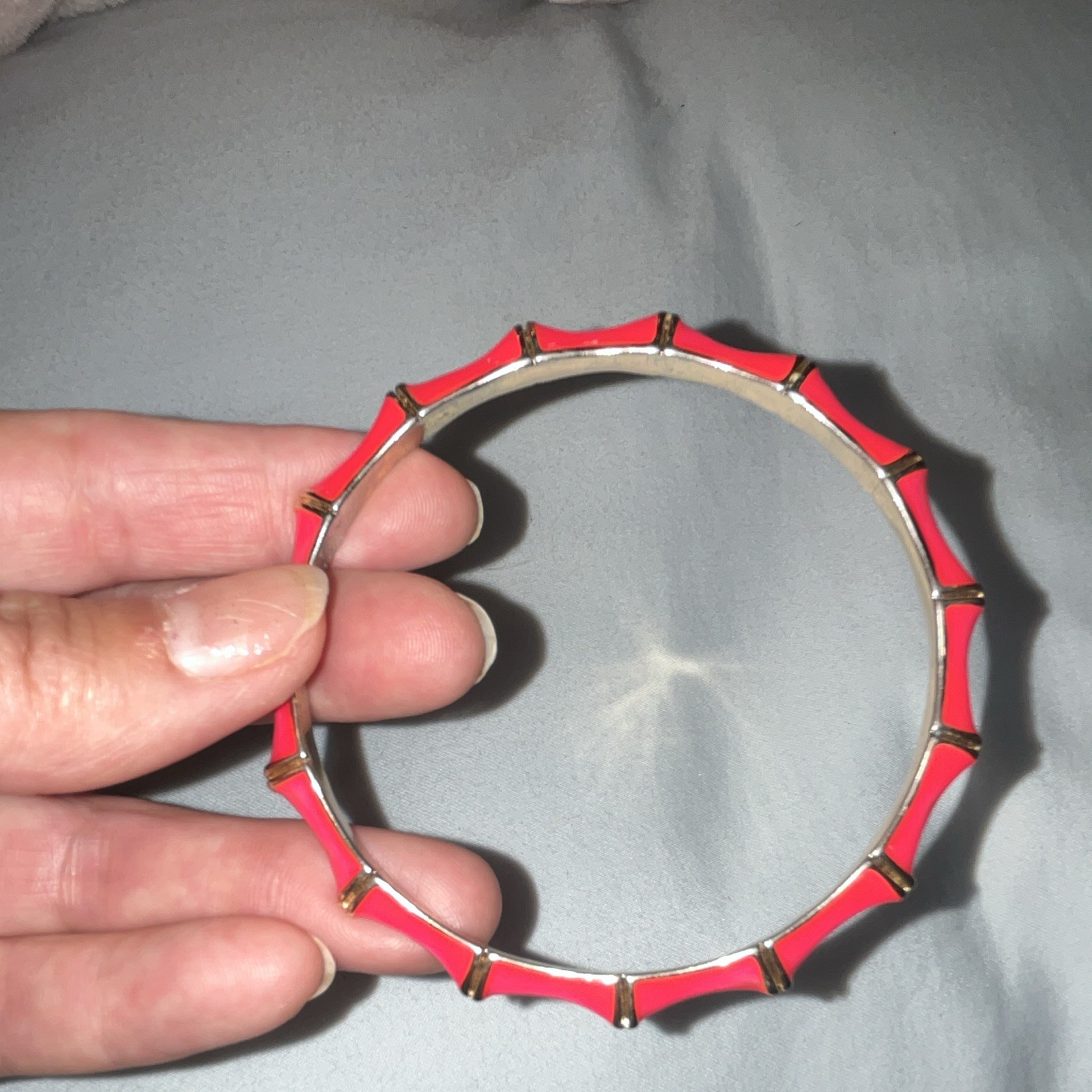 Stella & Dot Dark Pink Enamel Bamboo Bracelet Bangle Gold Tone Signed About 8″