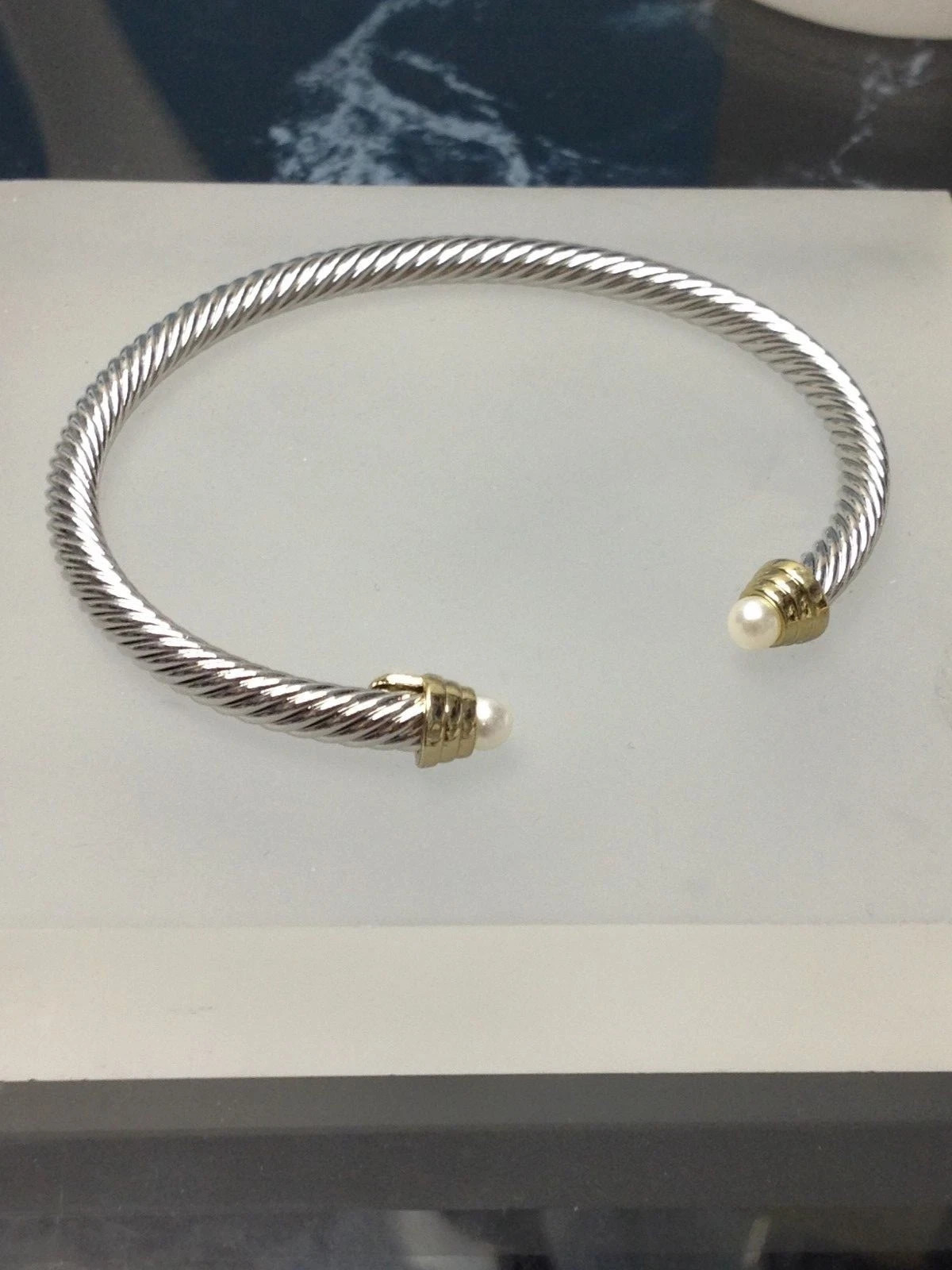 GORGEOUS Classic Silver White Bead Crystal End Tips Twisting Cable Cuff Bracelet