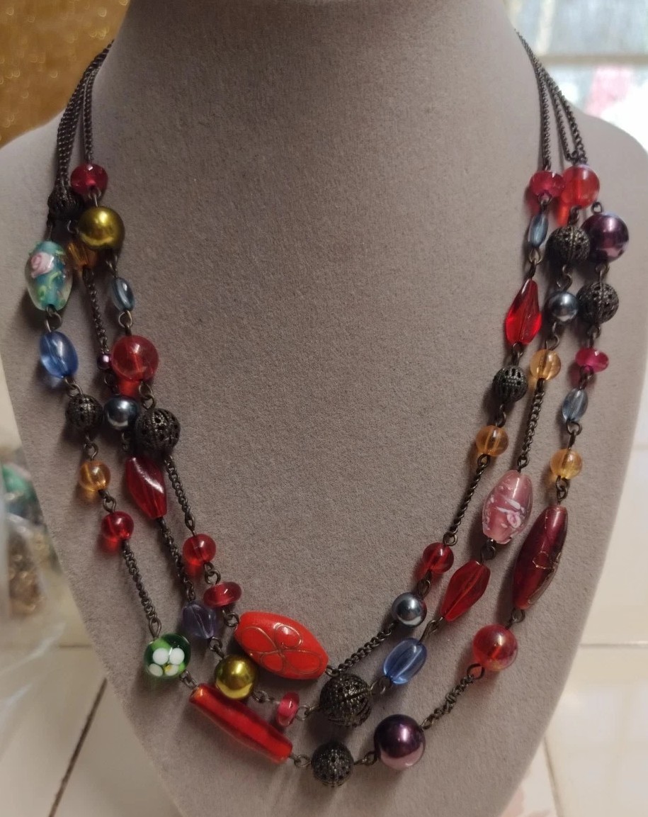AVON SP Colorful 3 Strand Glass/Acrylic/Metal Beaded Necklace Bronze Tone Flower