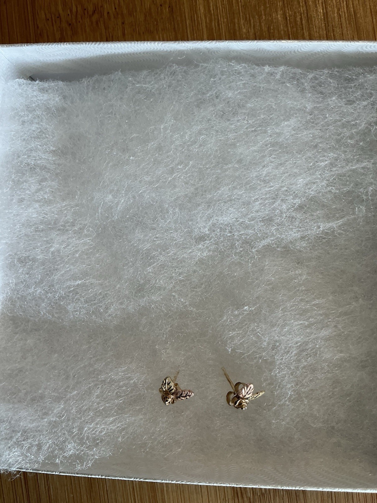 Harley-Davidson 14K Black Hills Gold Necklace & Earrings with 18 in chain.