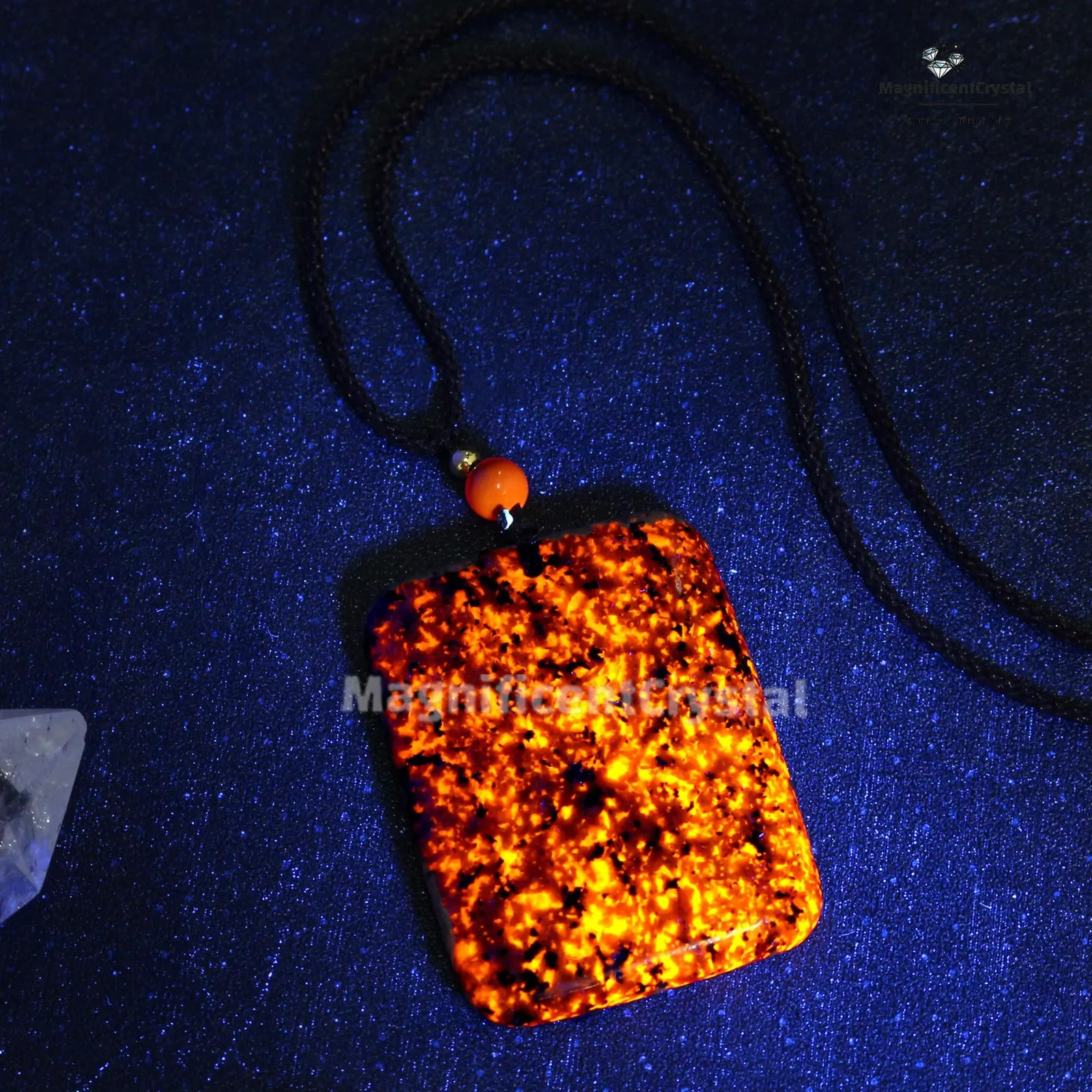 Genuine UV Glowing Yooperlite Necklace Fluorescent Sodalite Crystal Pendant
