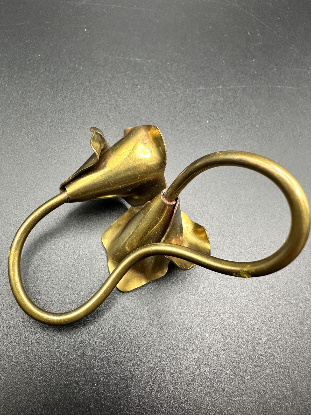 Vintage Brasstone Metal Double Roses Scarf clip?? not sure