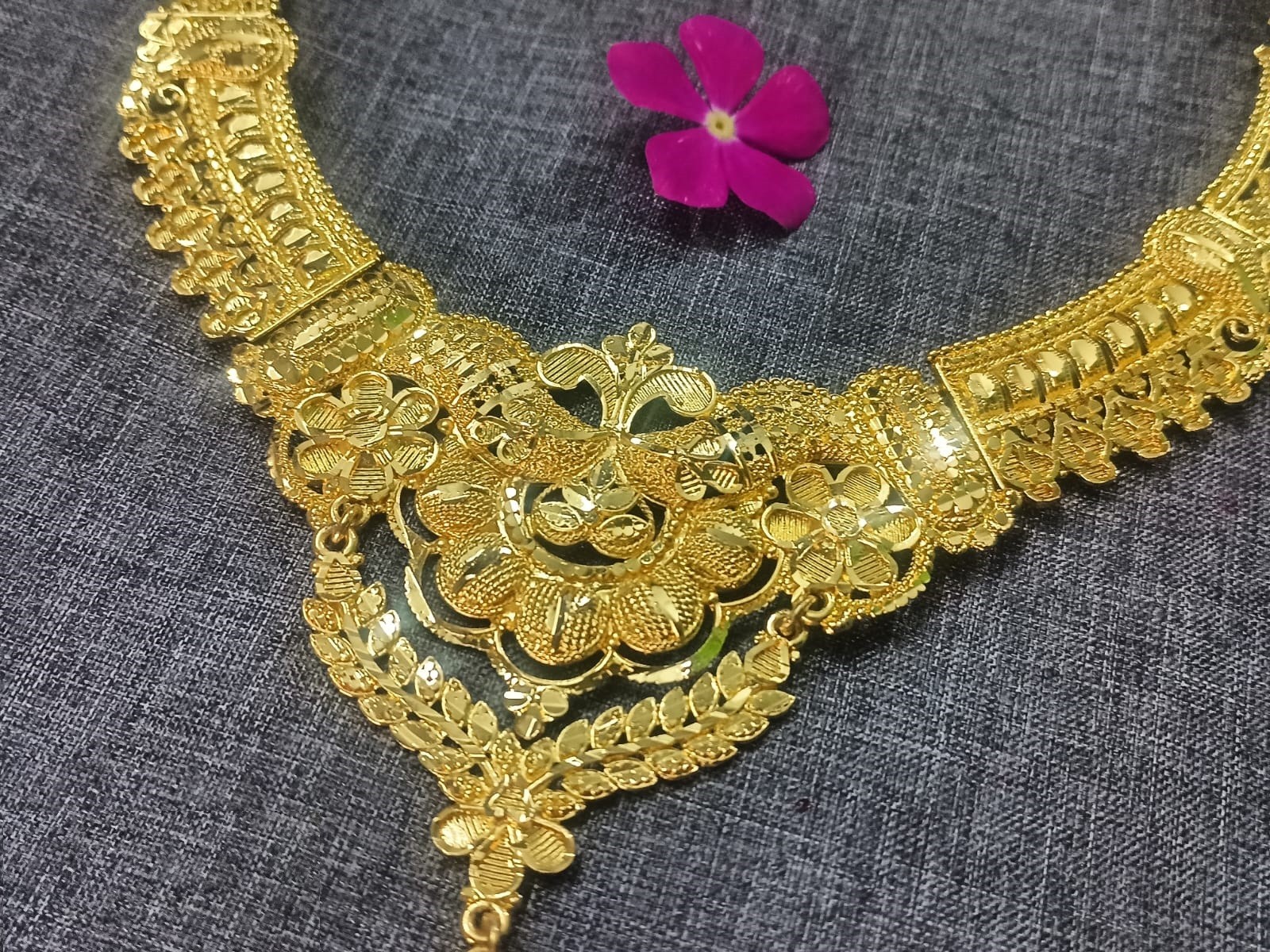 JAYWAR Traditional Gold Tone Floral Necklace Ethnic Bridal Statement Jewelry