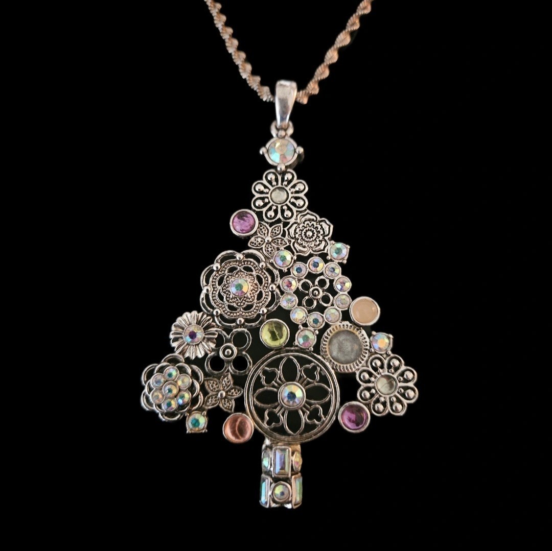 Premier Designs Modern Silver Floral Christmas Tree Pendant Necklace