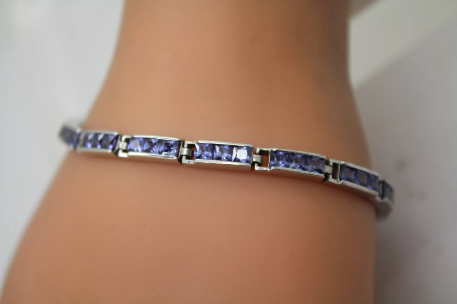 FAS .925 S.S. TANZANITE CHANNEL LINK bracelet 7″