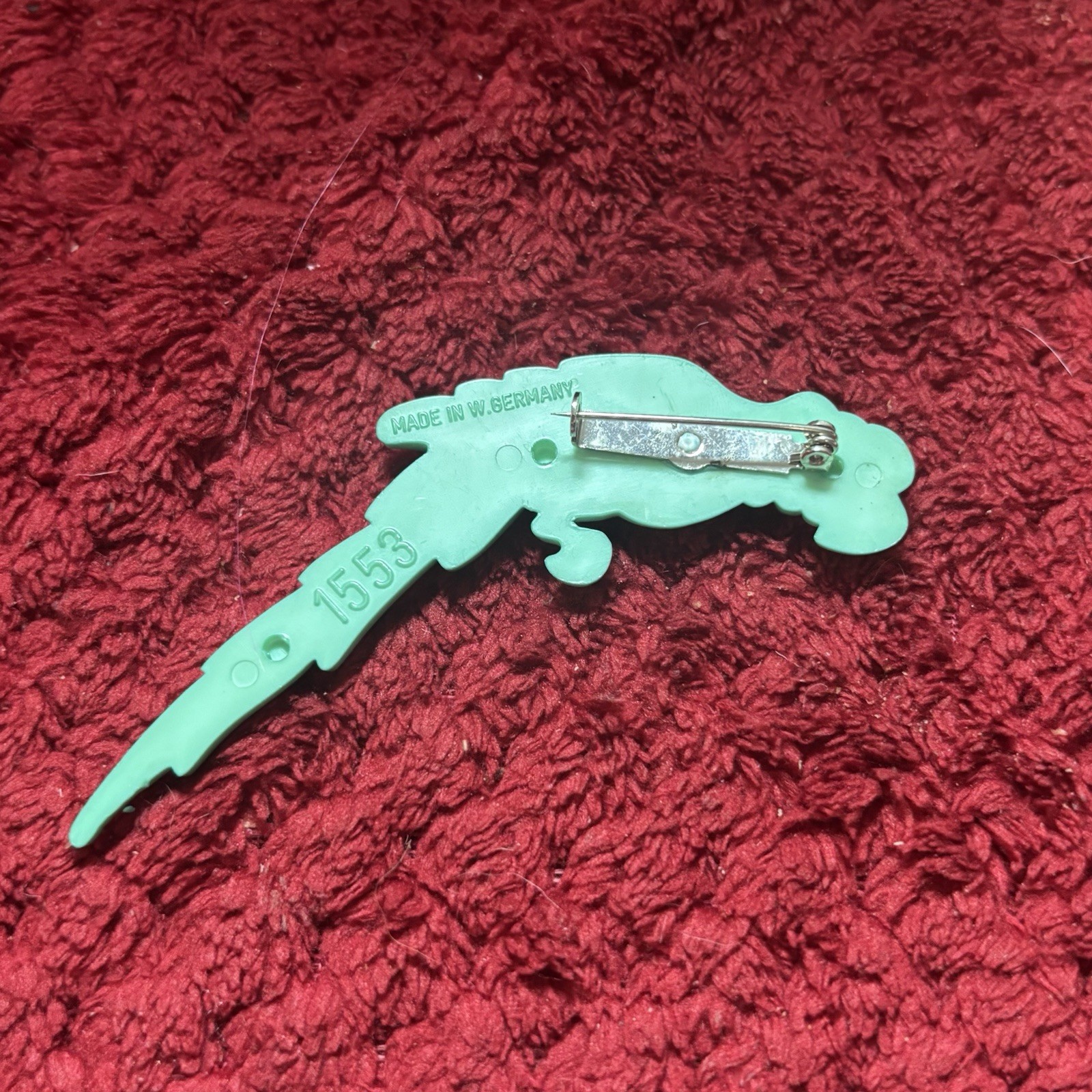 Parrot Bird Brooch Pin – Green Plastic – Rhinestone Eye West Germany – 1553 Rare