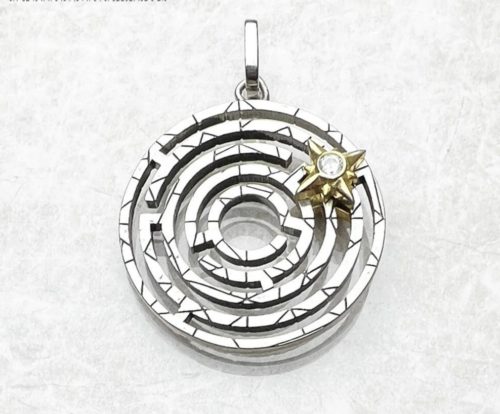 Labyrinth Moving Star Pendant 925 Silver Vintage Round Medallion Charm