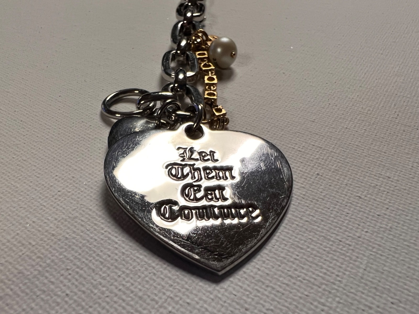 Y2K Juicy Couture LET THEM EAT COUTURE Heart Pearl Charm Bracelet Silver Tone