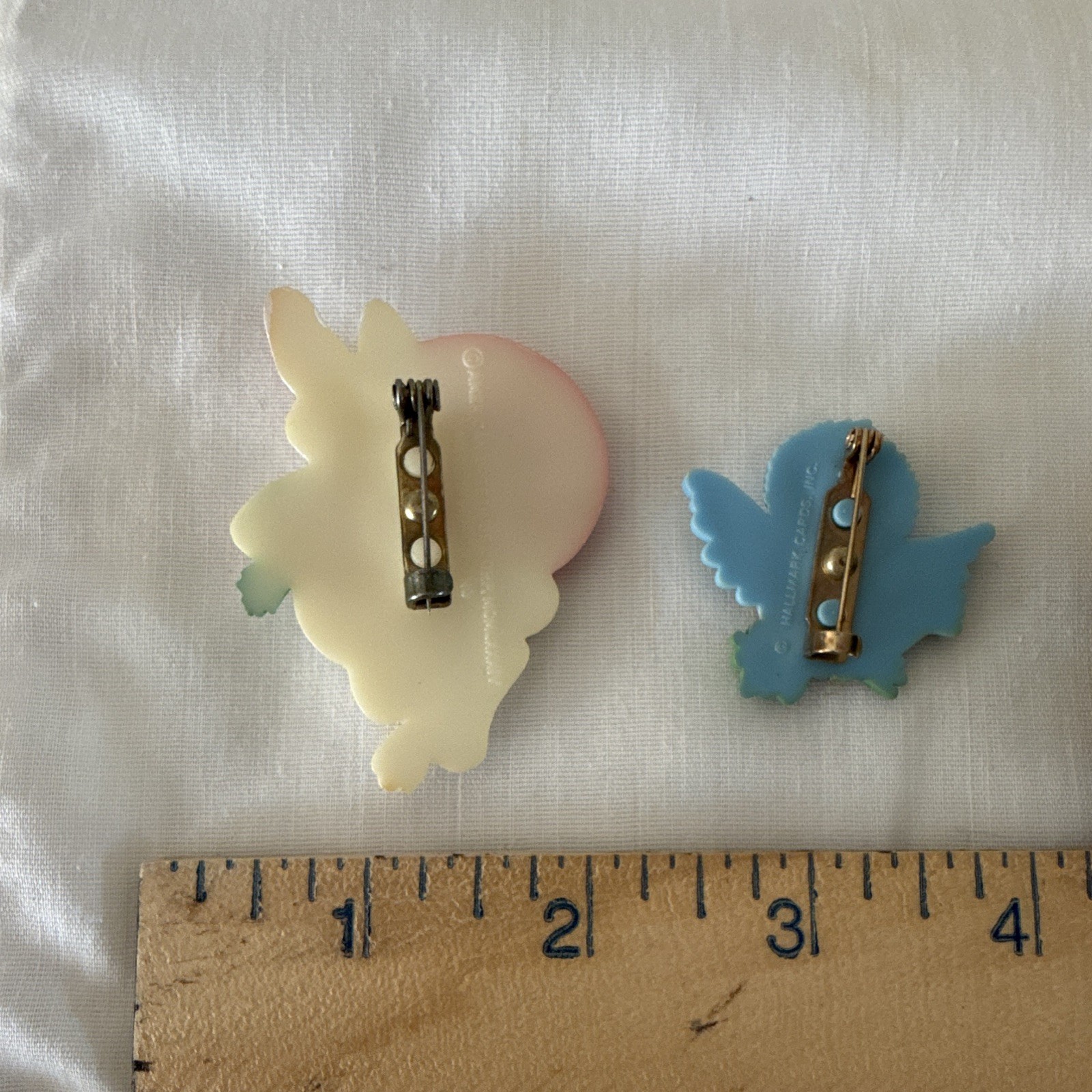 Lot of 5 Plastic Multicolor Animal Brooch Pins 1.5in Christmas Easter