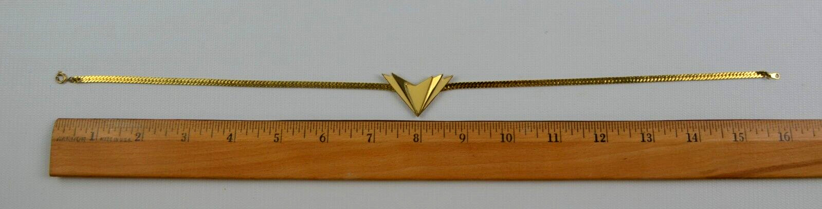 Vtg Gold Tone Herringbone CHOKER Necklace w/ Cream Enamel Pointed Pendant 16″