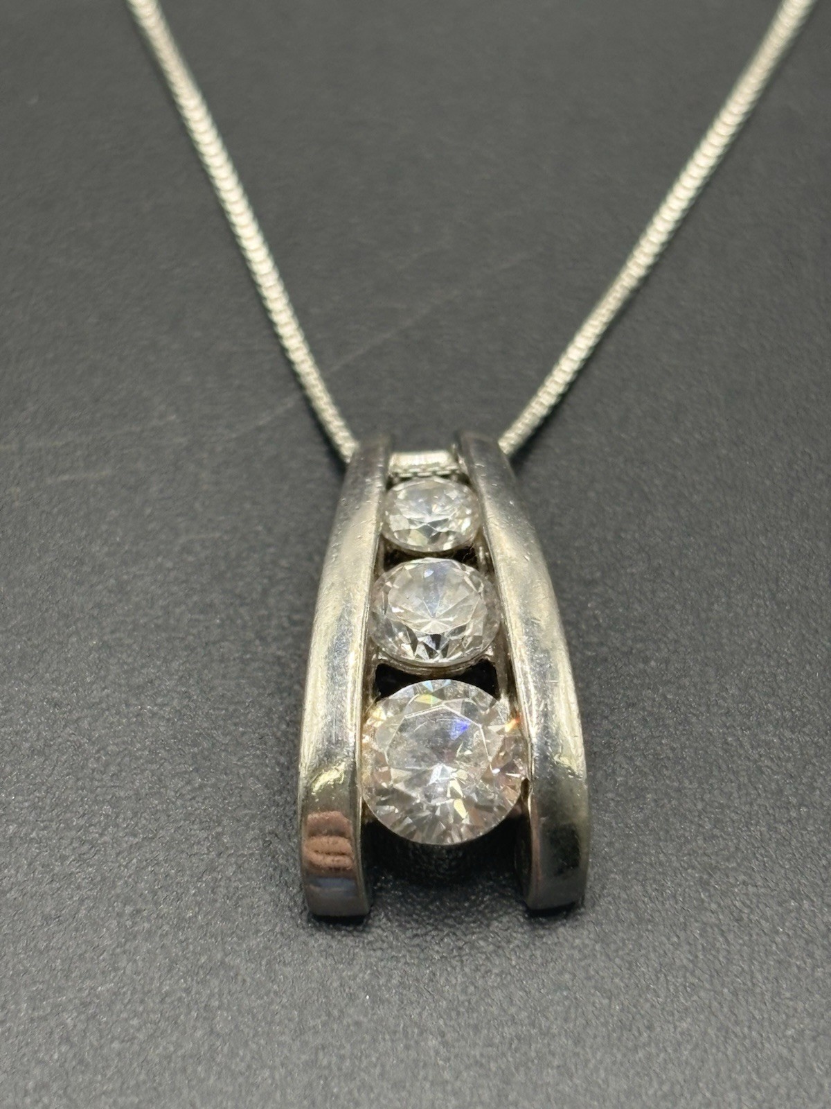 18″ Sterling Silver Cubic Zirconia Ladder Pendant Necklace 4 Grams F17