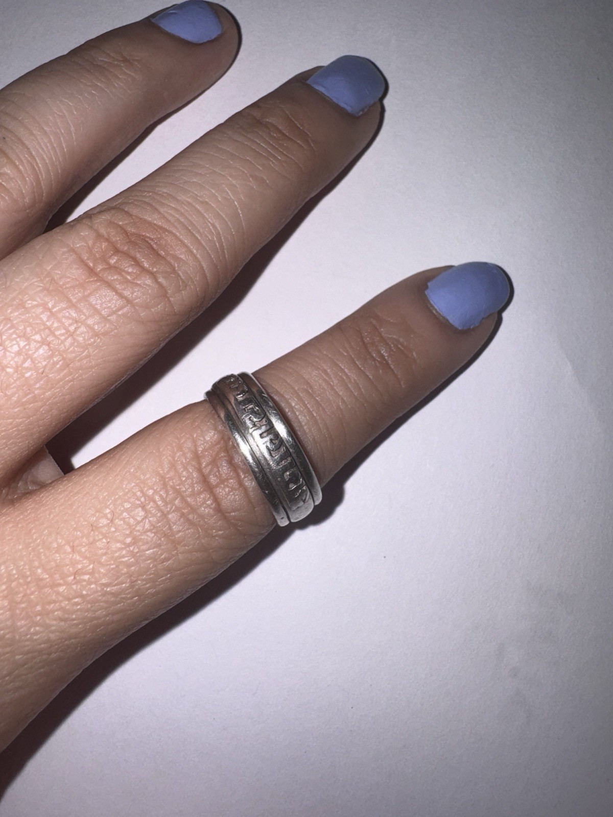 Silver Tone Engraved Band Fashion Ring Size 8 Round Metal No Stone Unisex Adults