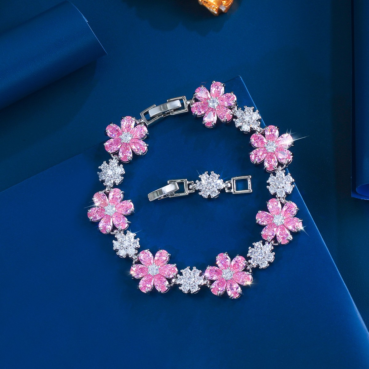 Wedding Cubic Zirconia Pretty Flower Bracelet Silver Plated Women Party Jewelry