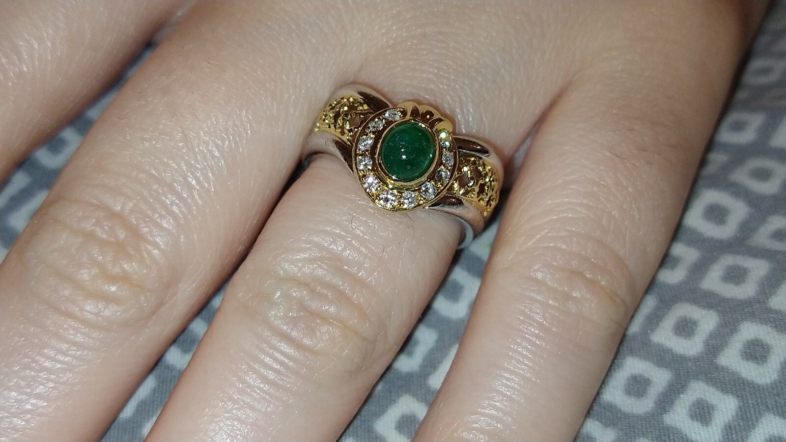 Solid heavy platinum & 18k gold 0.91 carat natural emerald diamond ring 8.76 grm
