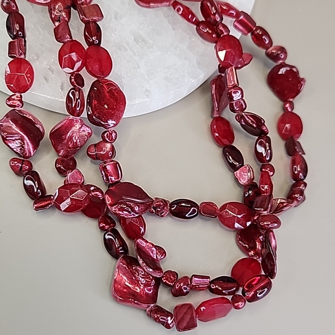 Shell Beaded Necklace Dyed Red Layered Antiqued Gunmetal Chain Glass 21″