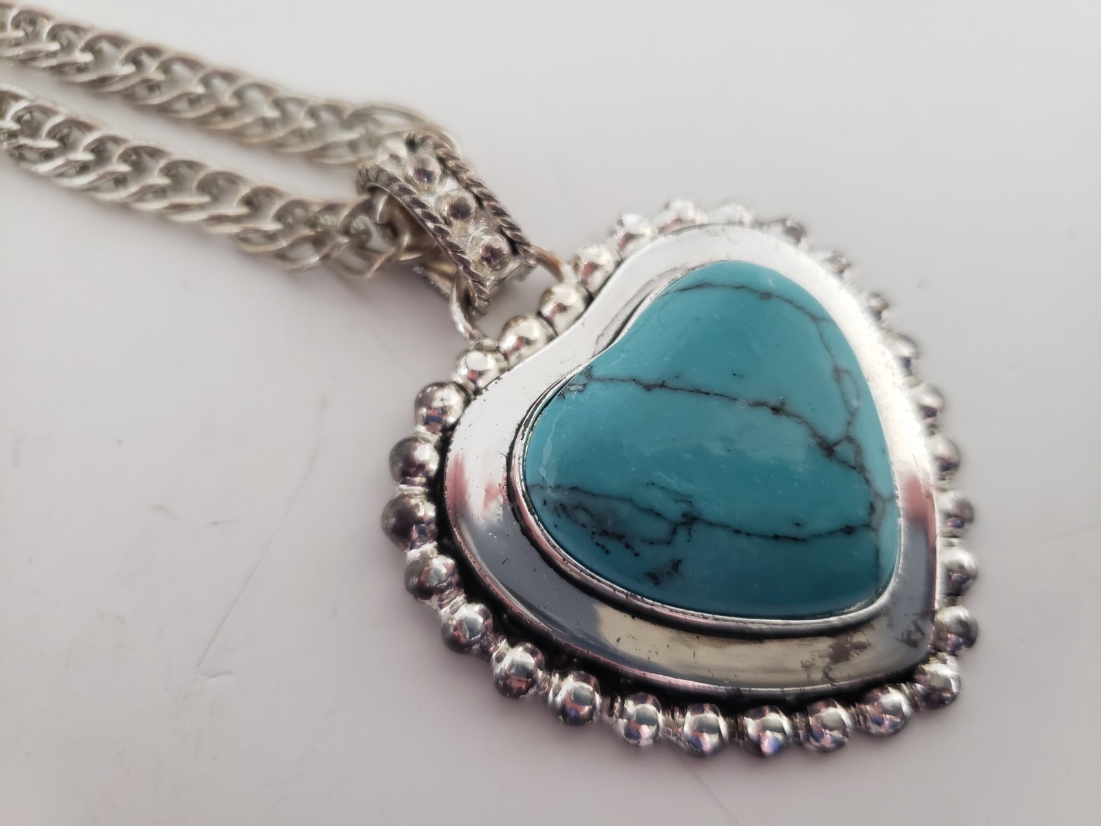 VINTAGE SIMULATED TURQUOISE HEART PENDANT NECKLACE