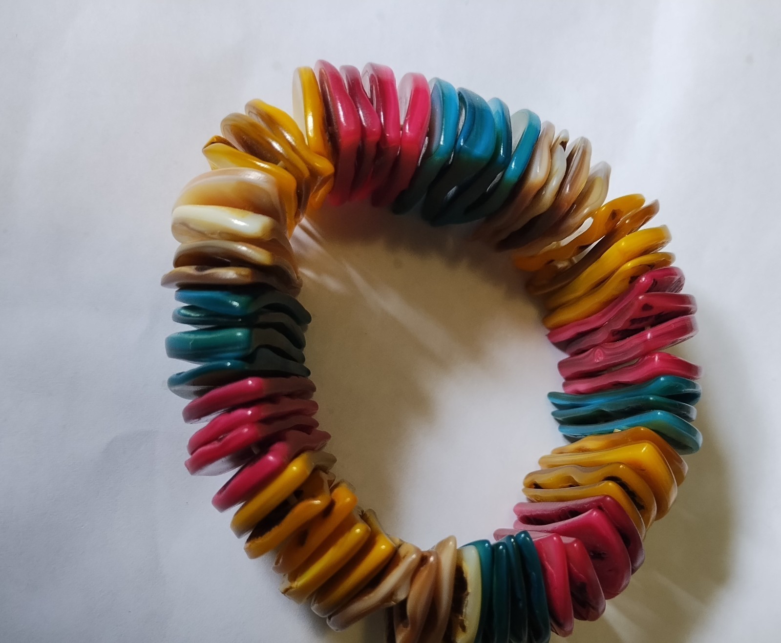 Multicolor Seashell Stretch Bracelet One Size Mother of Pearl Pink Yellow Blue