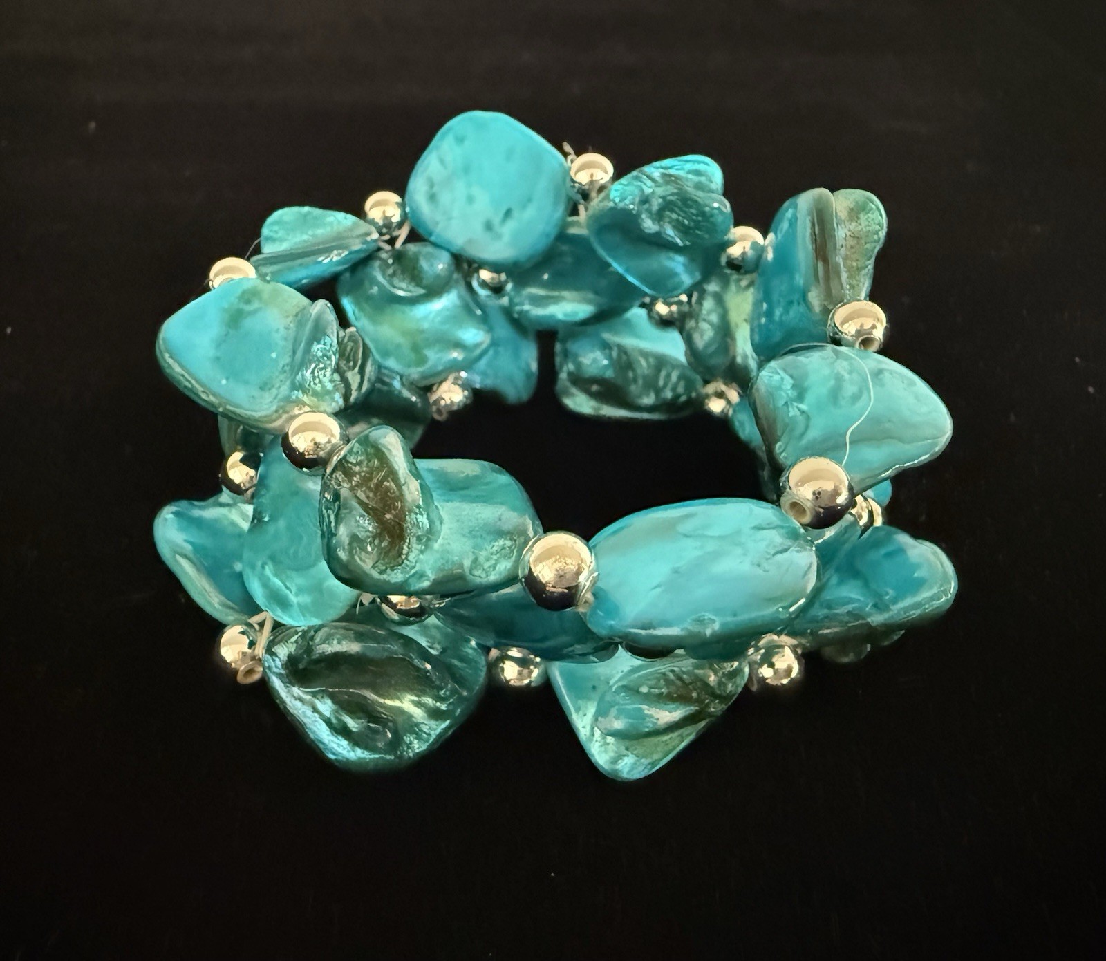 Tommy Bahama Turquoise-Style Stretch Bracelet Silver-Tone Beads – New With Pouch