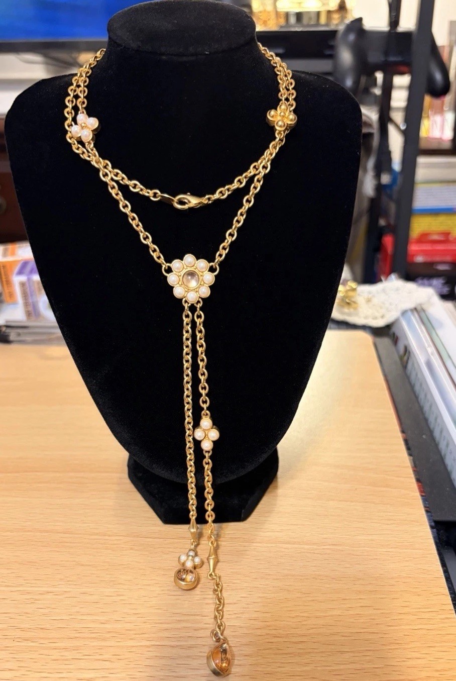 Avon Gold Tone Lariat Cable Chain Necklace w/ Flower Pendant, Adjustable