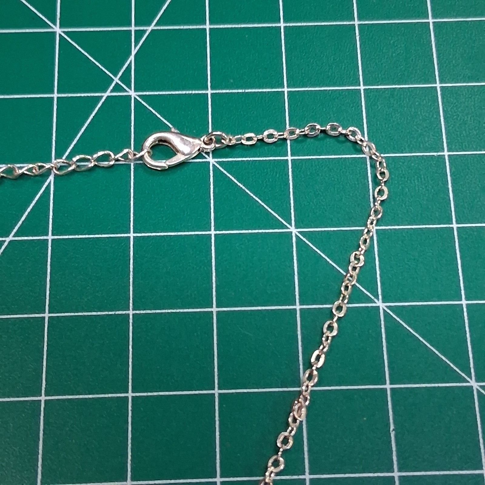 Vintage Clear Plastic Rhinestone Pave Silver Tone Sun Pendant 16” Chain Necklace