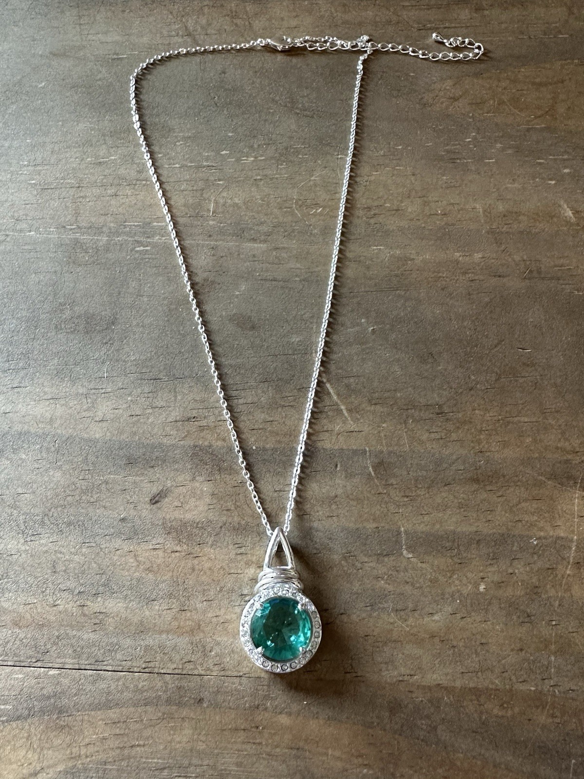 New Without Tags White Gold Plated Green CZ Stone Pendant Necklace 16-18”