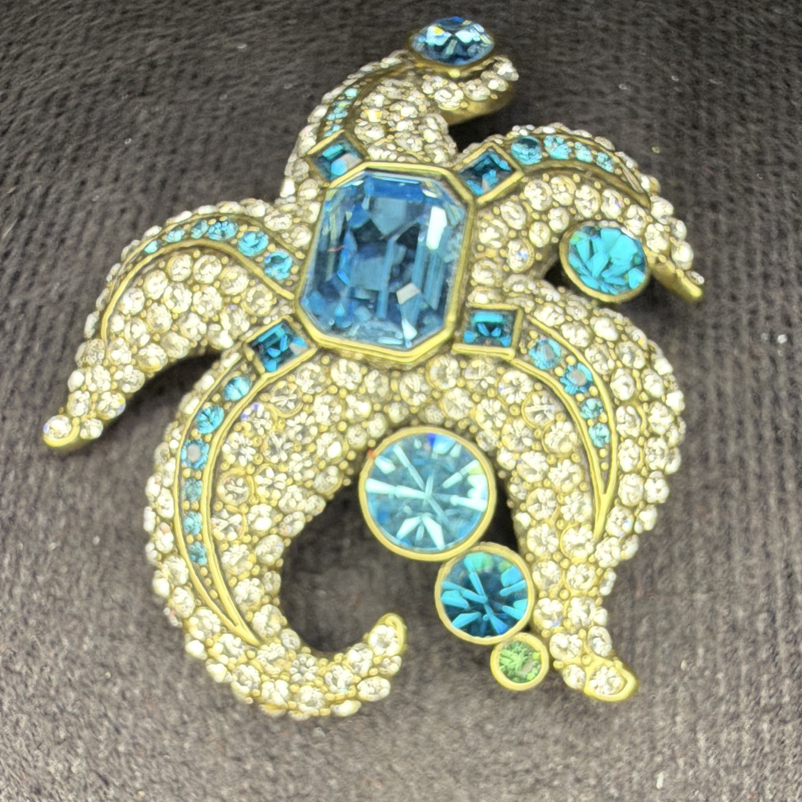 Heidi Daus Blue Crystal Fleur De Lis Brooch | Designer Rhinestone Pin | Gold Ton