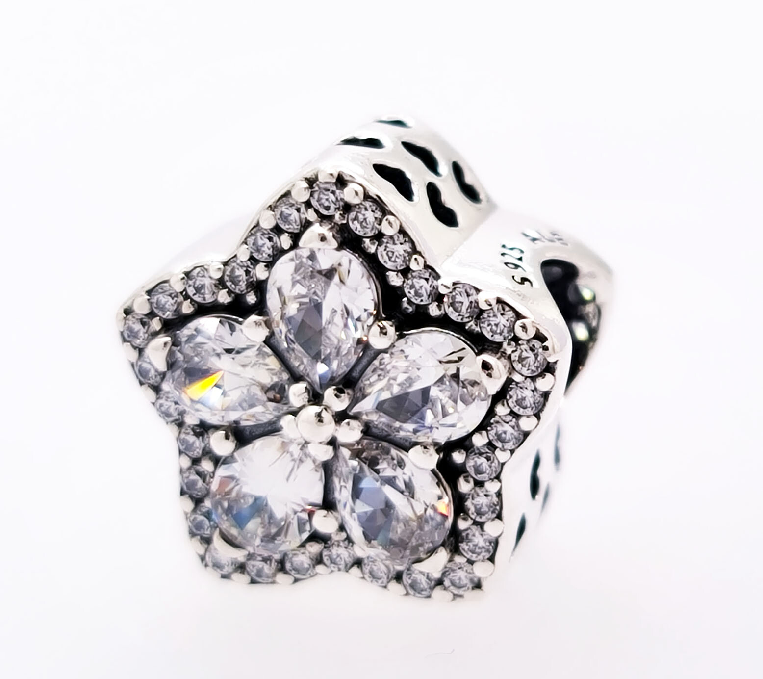 New 100% Authentic PANDORA 925 Sparkling Snowflake Pave Charm Pendant 799224C01