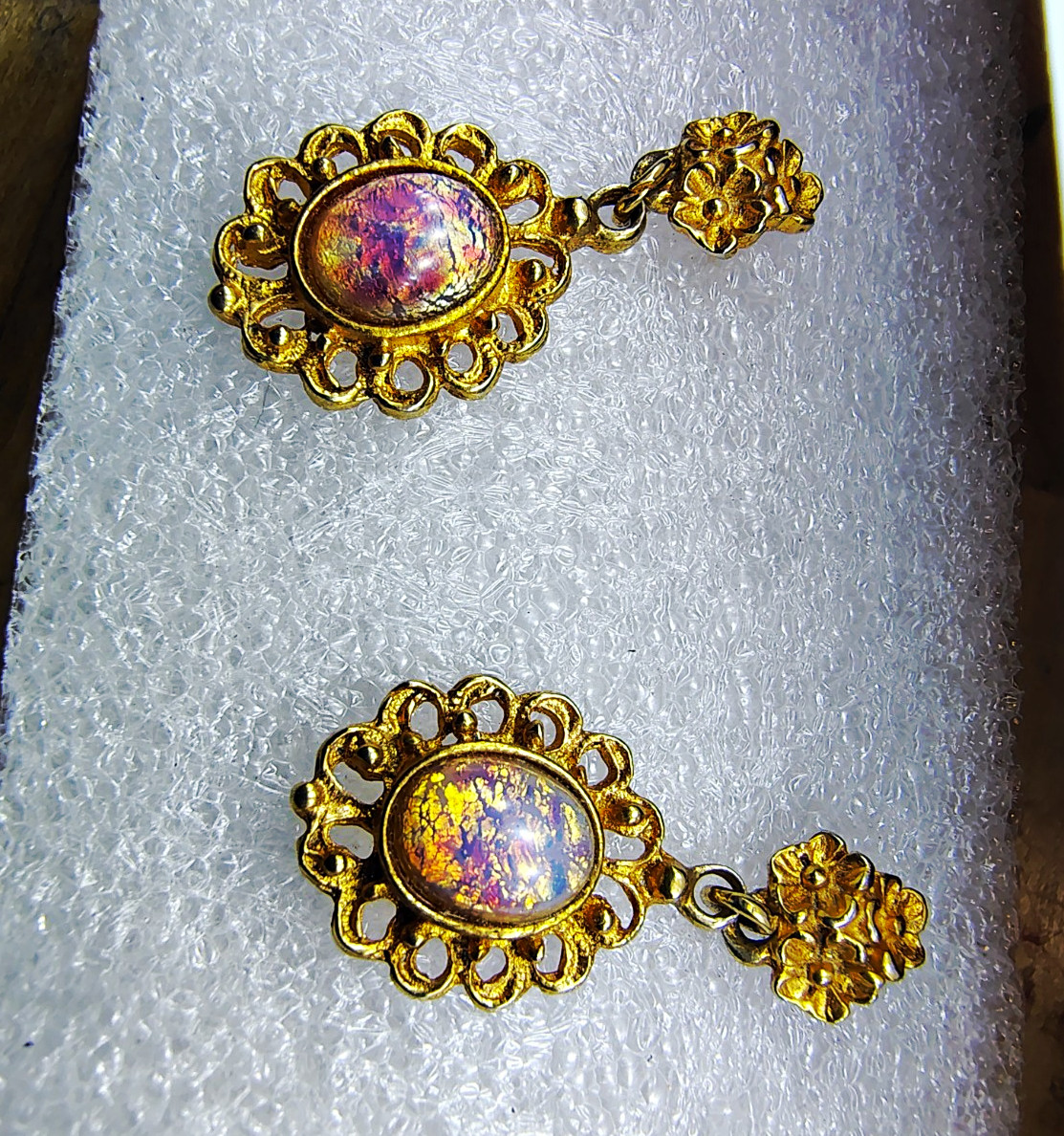 Vintage 1928 Jewelry Co Dragons Breath Glass Foil Opal Filigree Dangle Earrings