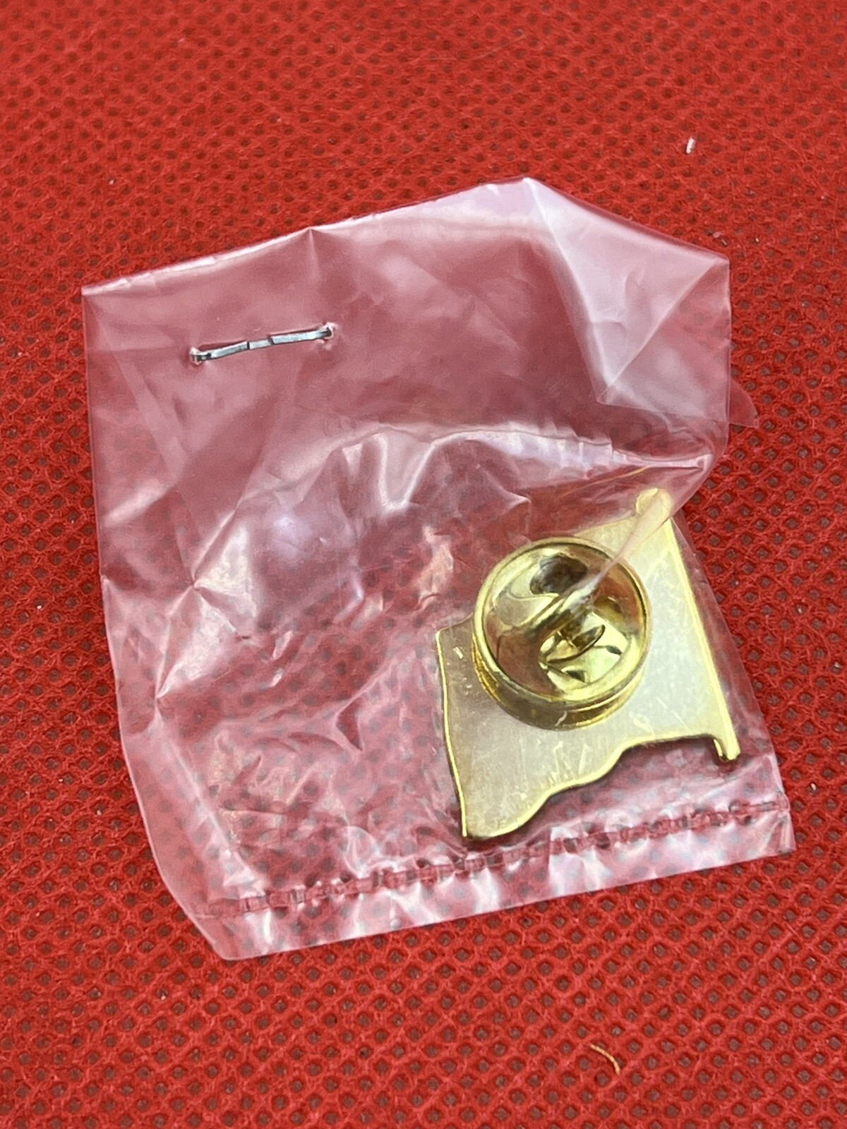 AMERICAN FLAG ENAMEL LAPEL HAT PIN USA US United States.