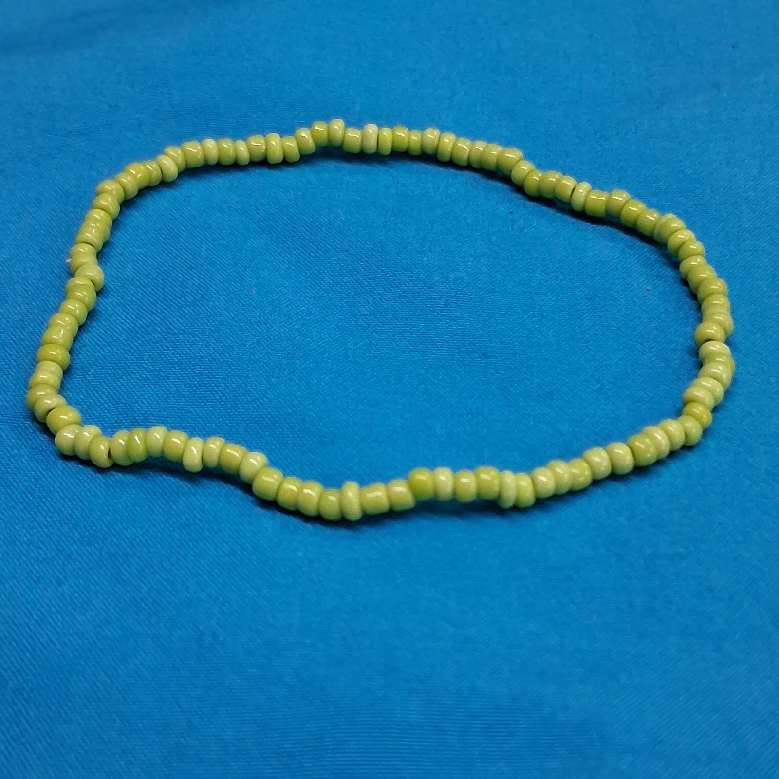 Vintage Lime Green Channel Set Small Glass Bead Stretch Bangle Bracelet