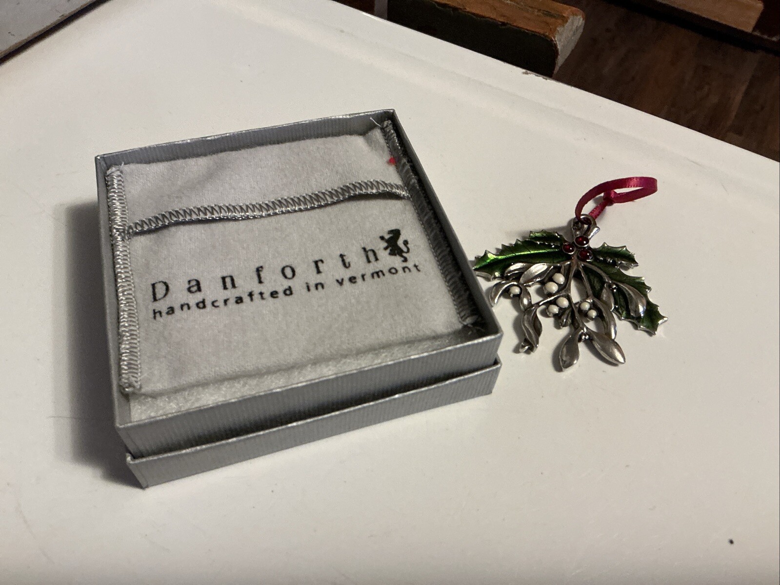 *Danforth Fine Pewter Annual Christmas Ornament 2010 Mistletoe & Holly USA Made*