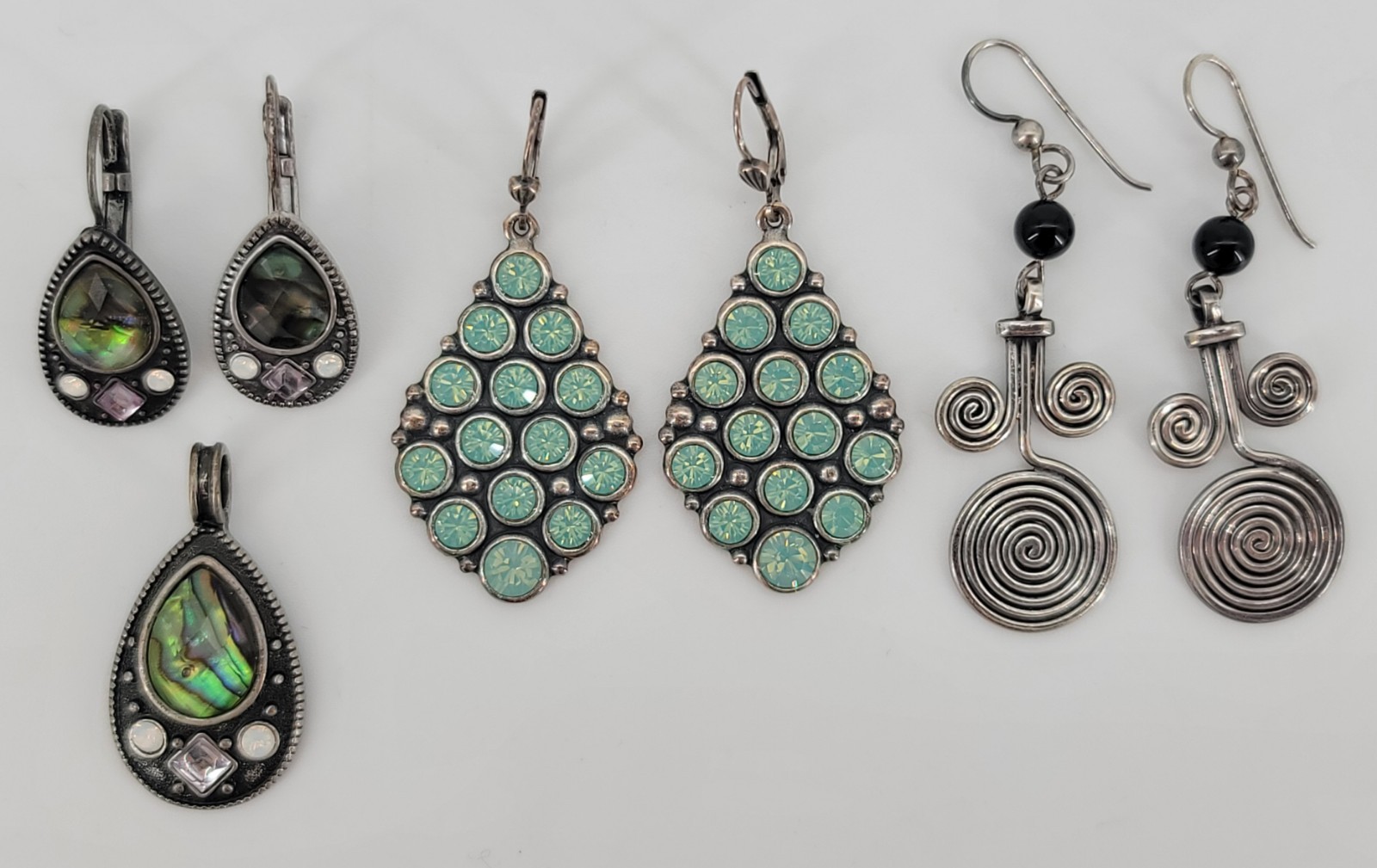 Lot of 3 Pairs of Pierced Earrings & 1 Pendant – Fashion Costume Jewelry