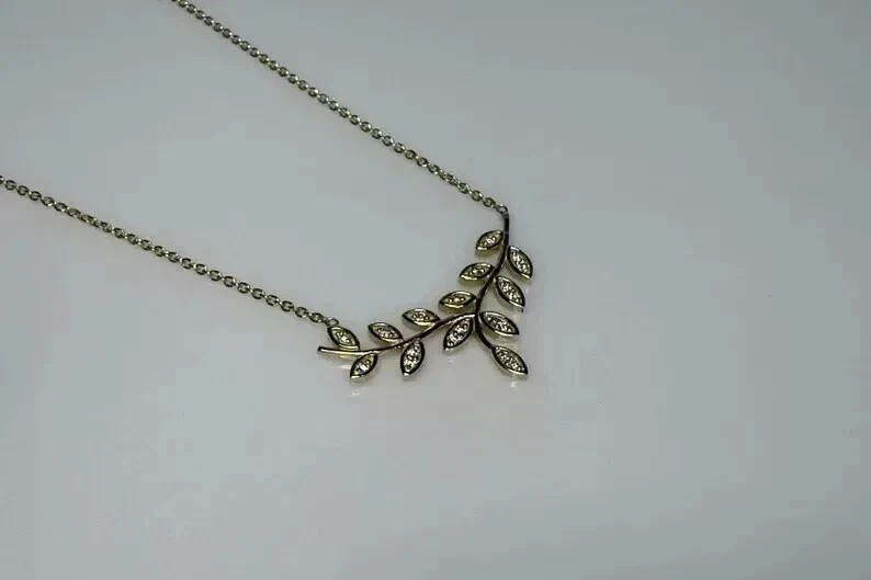 Gorgeous Necklace Pendant In Round Cut Simulated Diamond 14K Yellow Gold Plated