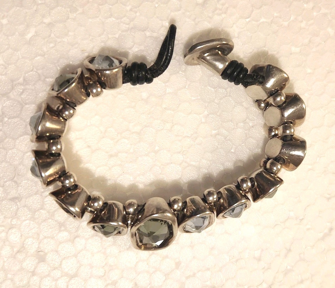 UNOde50 La Vida Loca 13 Crystal Silver Chunky Bracelet Leather Minus 1 Stone